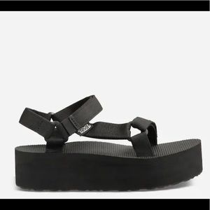 Teva Flatform Universal Sandals